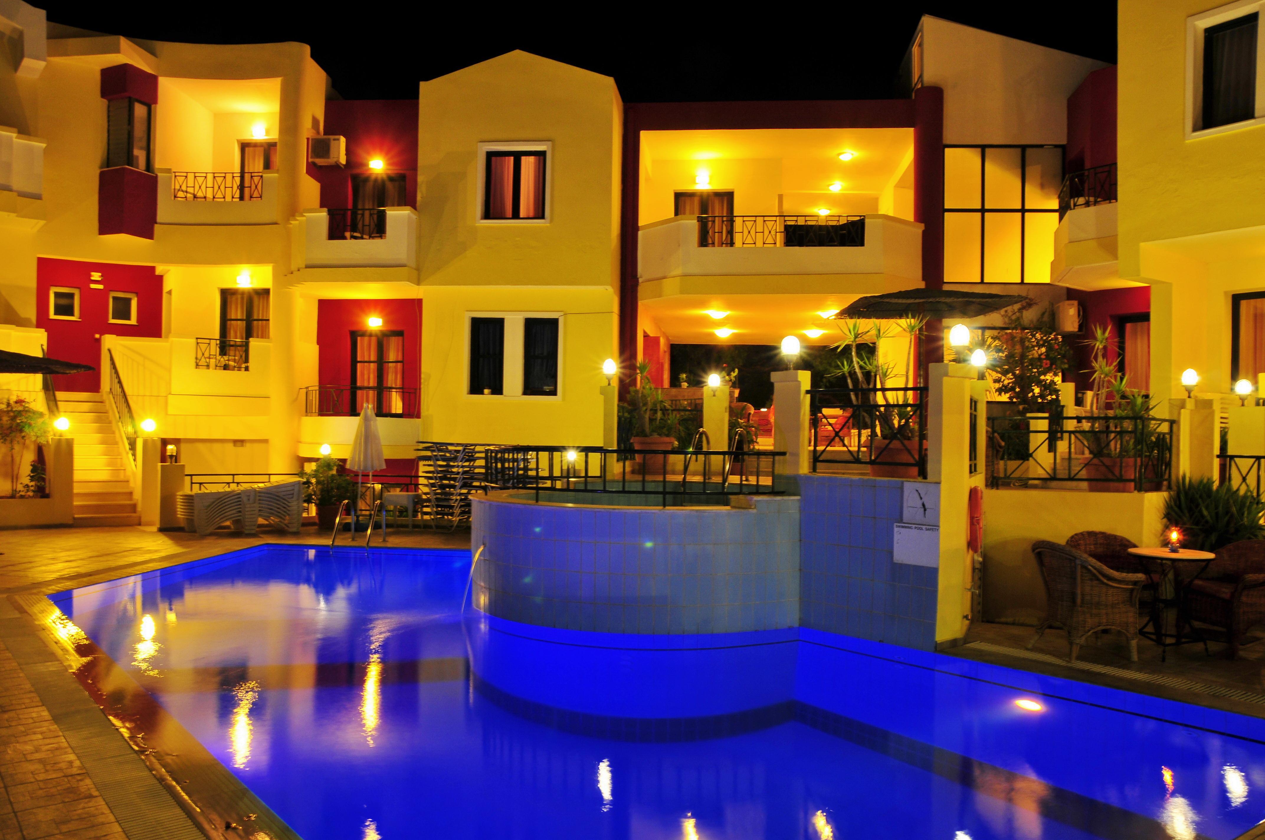 Ariadni Palace Apartments 헐소니소스 외부 사진