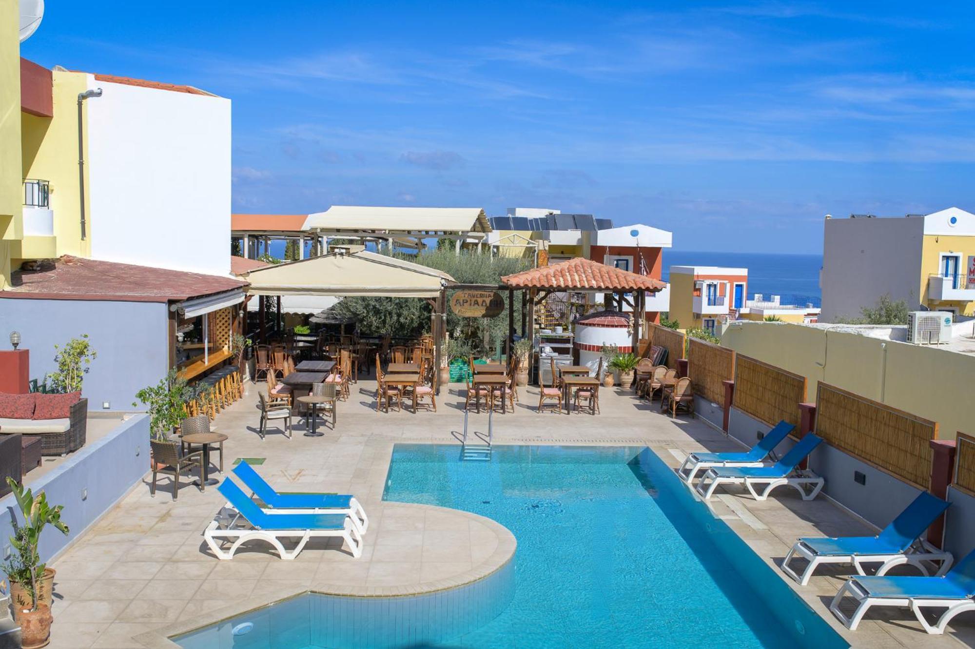 Ariadni Palace Apartments 헐소니소스 외부 사진