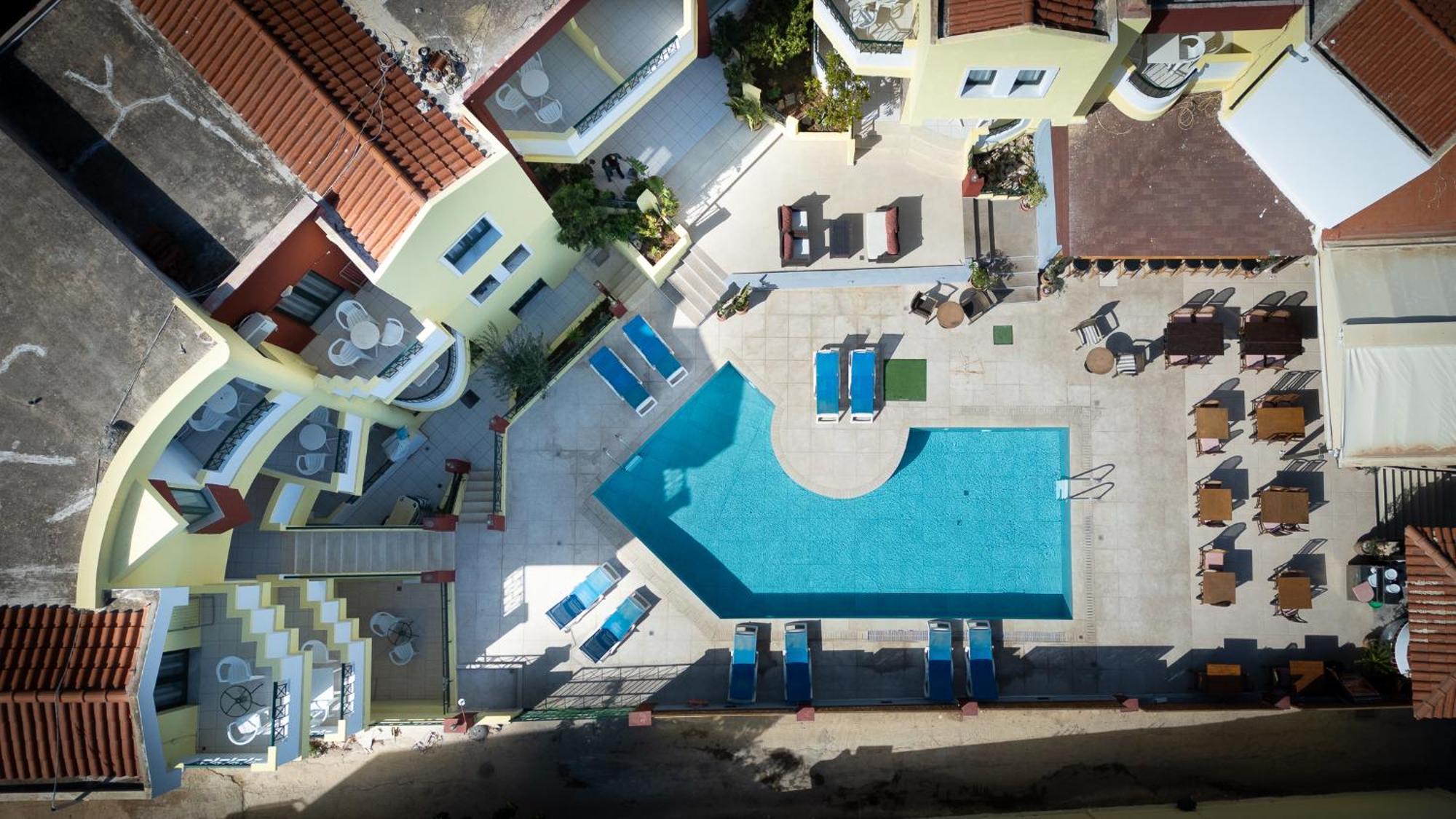 Ariadni Palace Apartments 헐소니소스 외부 사진
