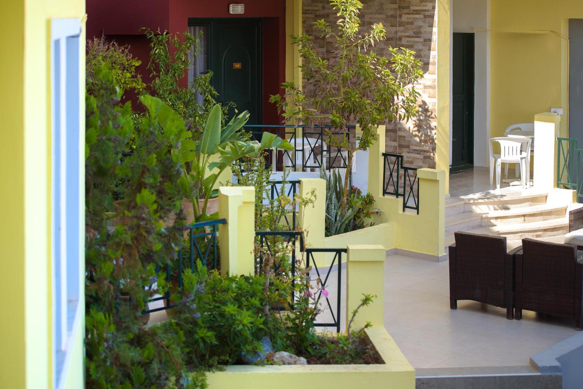 Ariadni Palace Apartments 헐소니소스 외부 사진