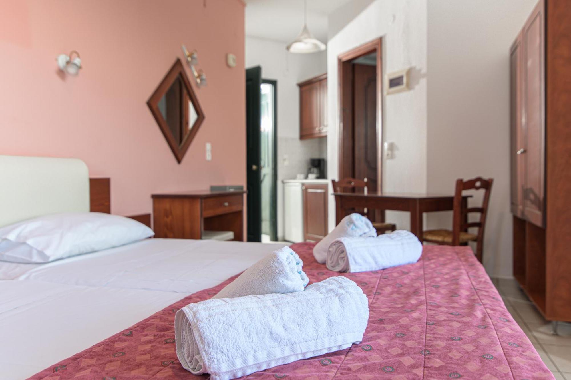 Ariadni Palace Apartments 헐소니소스 외부 사진