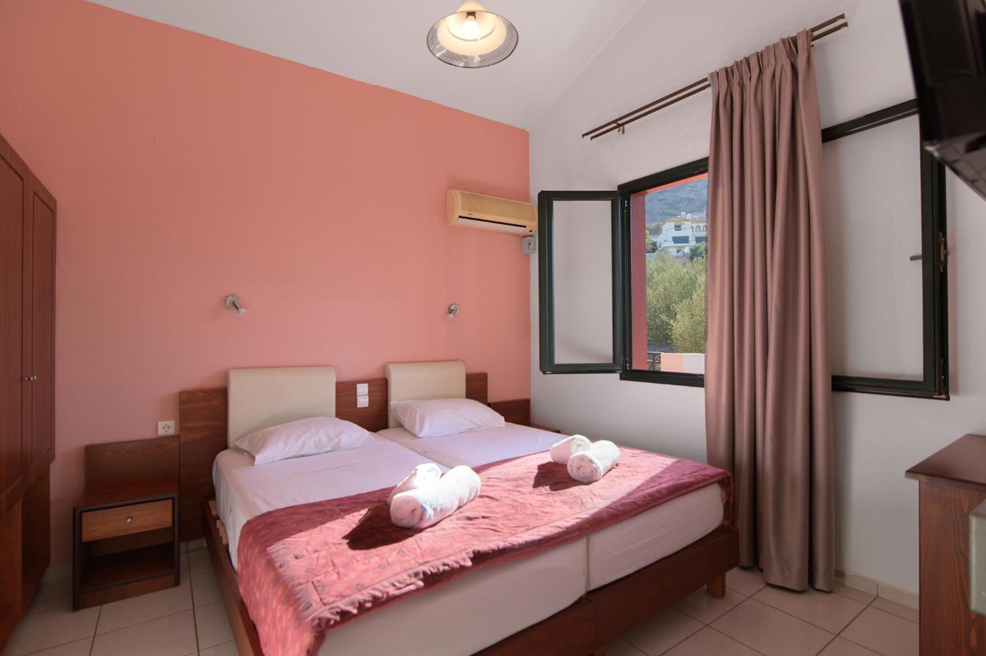 Ariadni Palace Apartments 헐소니소스 외부 사진